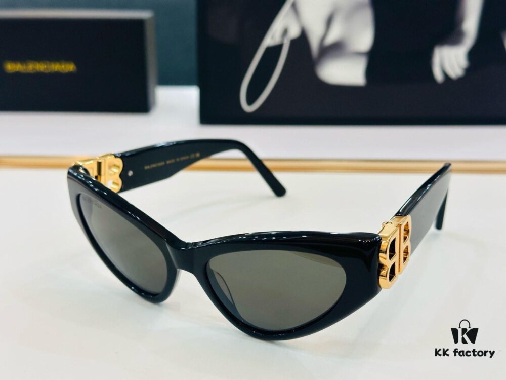 BALENCIAGA Balenciaga BB03130 Size: 54×17-135 Unique Design That Wins You Over at First Sight, Extremely Versatile and Stylish, Premium Quality Sunglasses