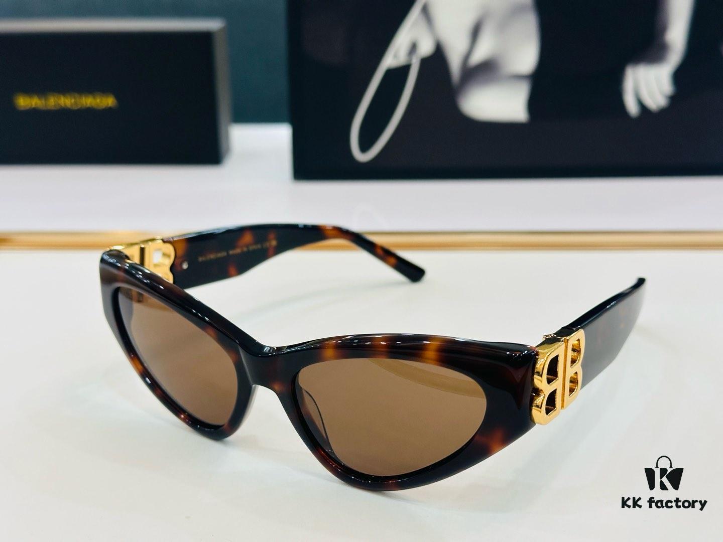 BALENCIAGA Balenciaga BB03130 Size: 54×17-135 Unique Design That Wins You Over at First Sight, Extremely Versatile and Stylish, Premium Quality Sunglasses