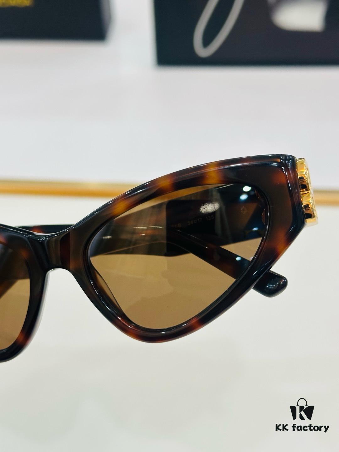 BALENCIAGA Balenciaga BB03130 Size: 54×17-135 Unique Design That Wins You Over at First Sight, Extremely Versatile and Stylish, Premium Quality Sunglasses