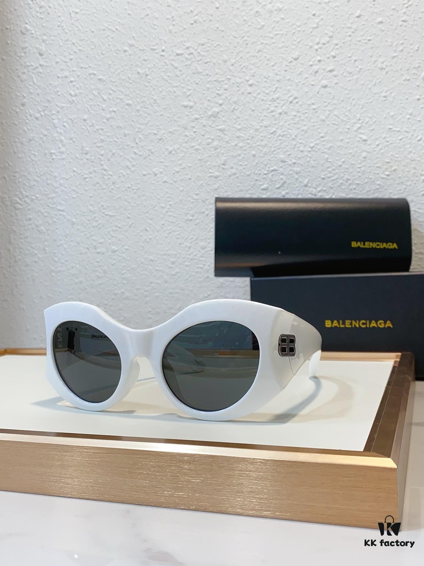 130 BALENCIAGA Balenciaga Model BB0256 Sunglasses