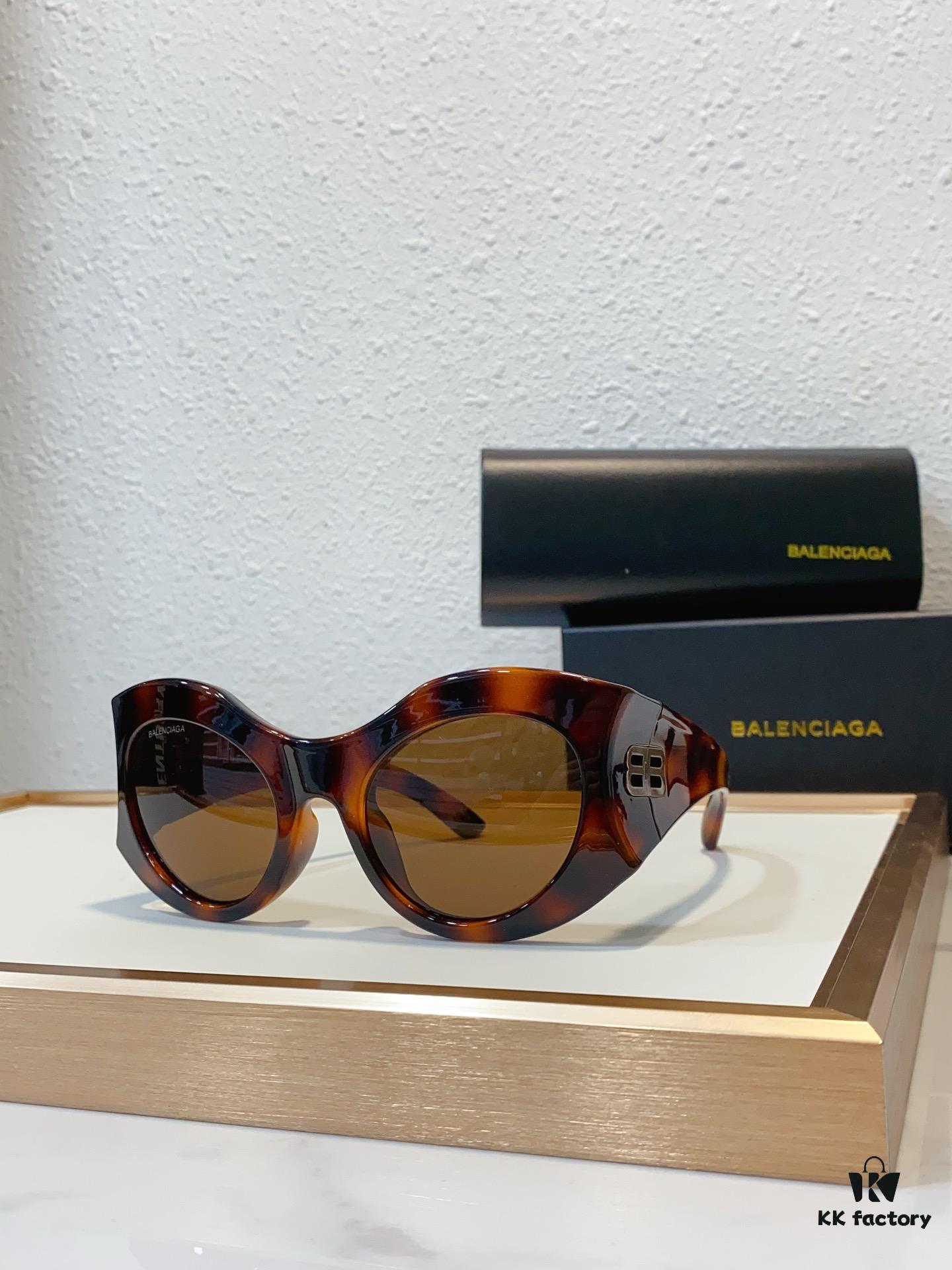 130 BALENCIAGA Balenciaga Model BB0256 Sunglasses