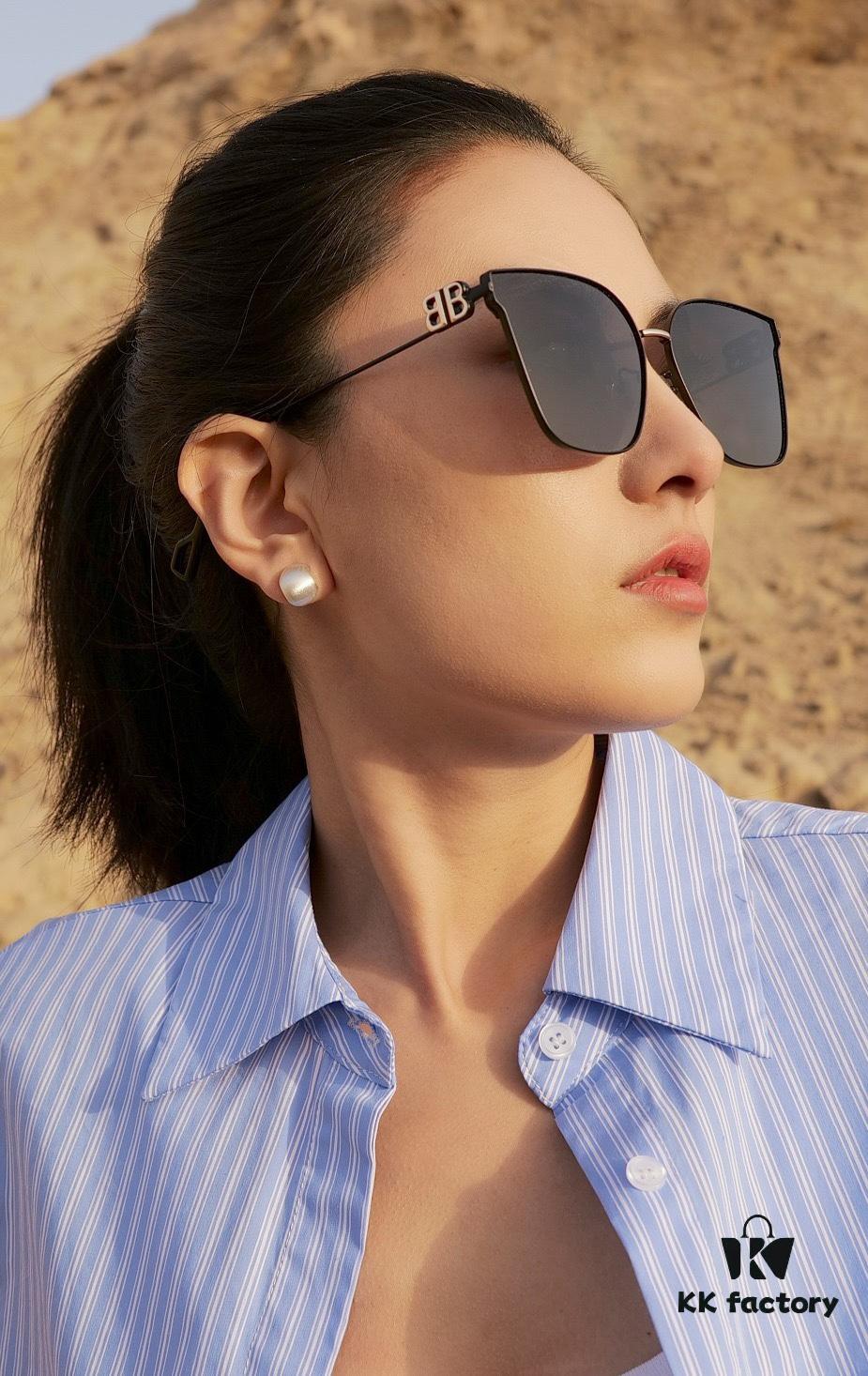 BALENCIAGA Spring Summer New Arrival Sunglasses with Metal Double B Logo on Temples, Stylish and Versatile Design