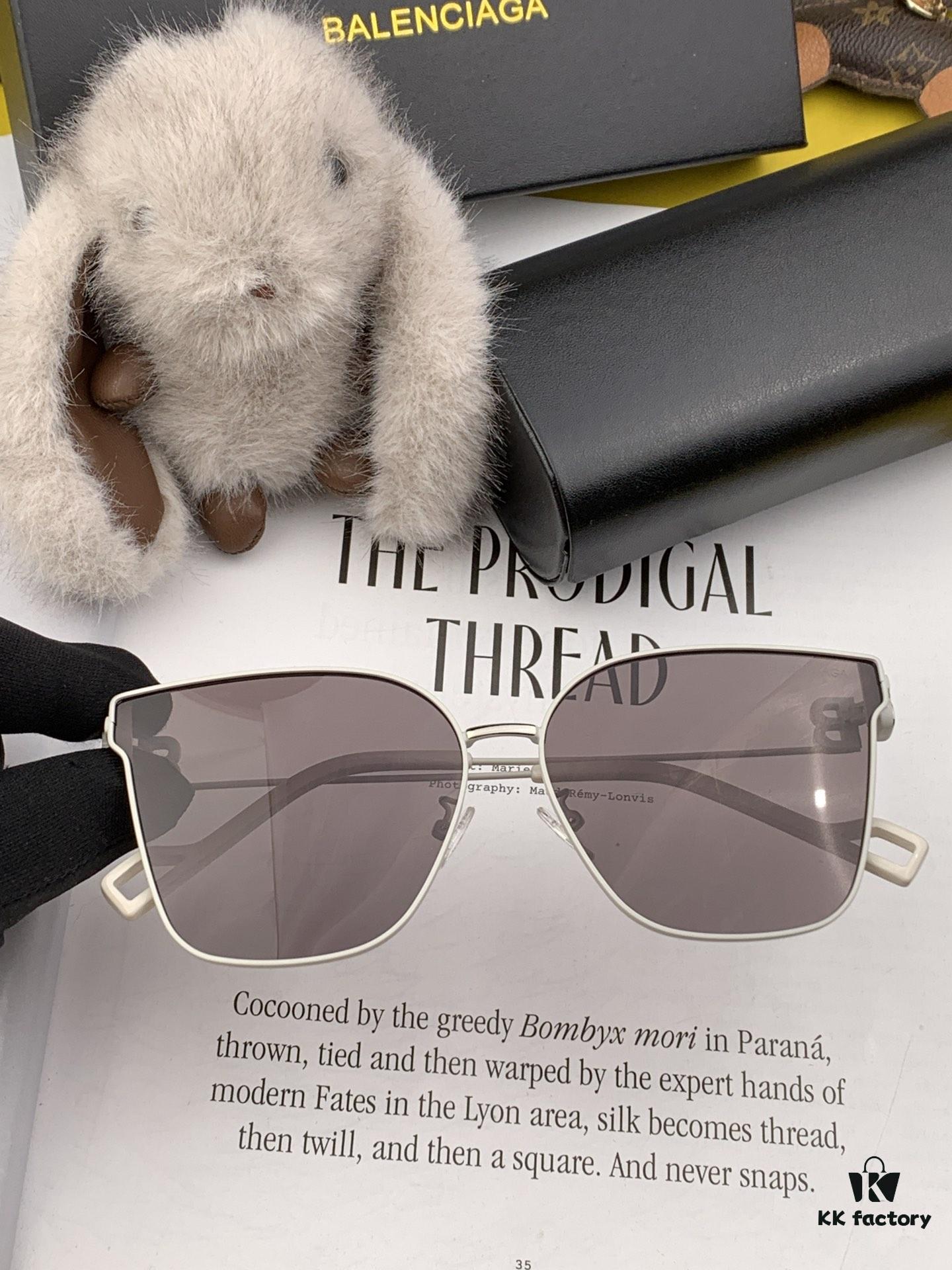 BALENCIAGA Spring Summer New Arrival Sunglasses with Metal Double B Logo on Temples, Stylish and Versatile Design