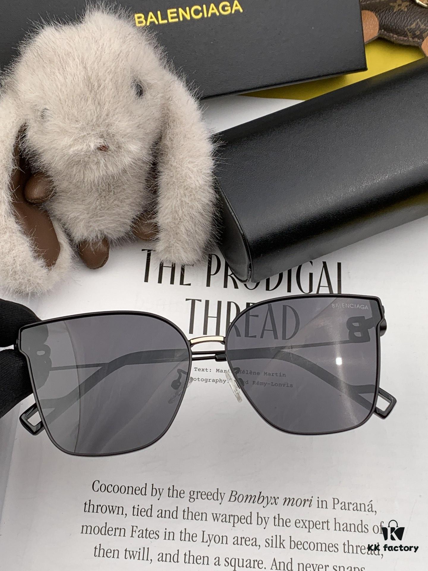 BALENCIAGA Spring Summer New Arrival Sunglasses with Metal Double B Logo on Temples, Stylish and Versatile Design