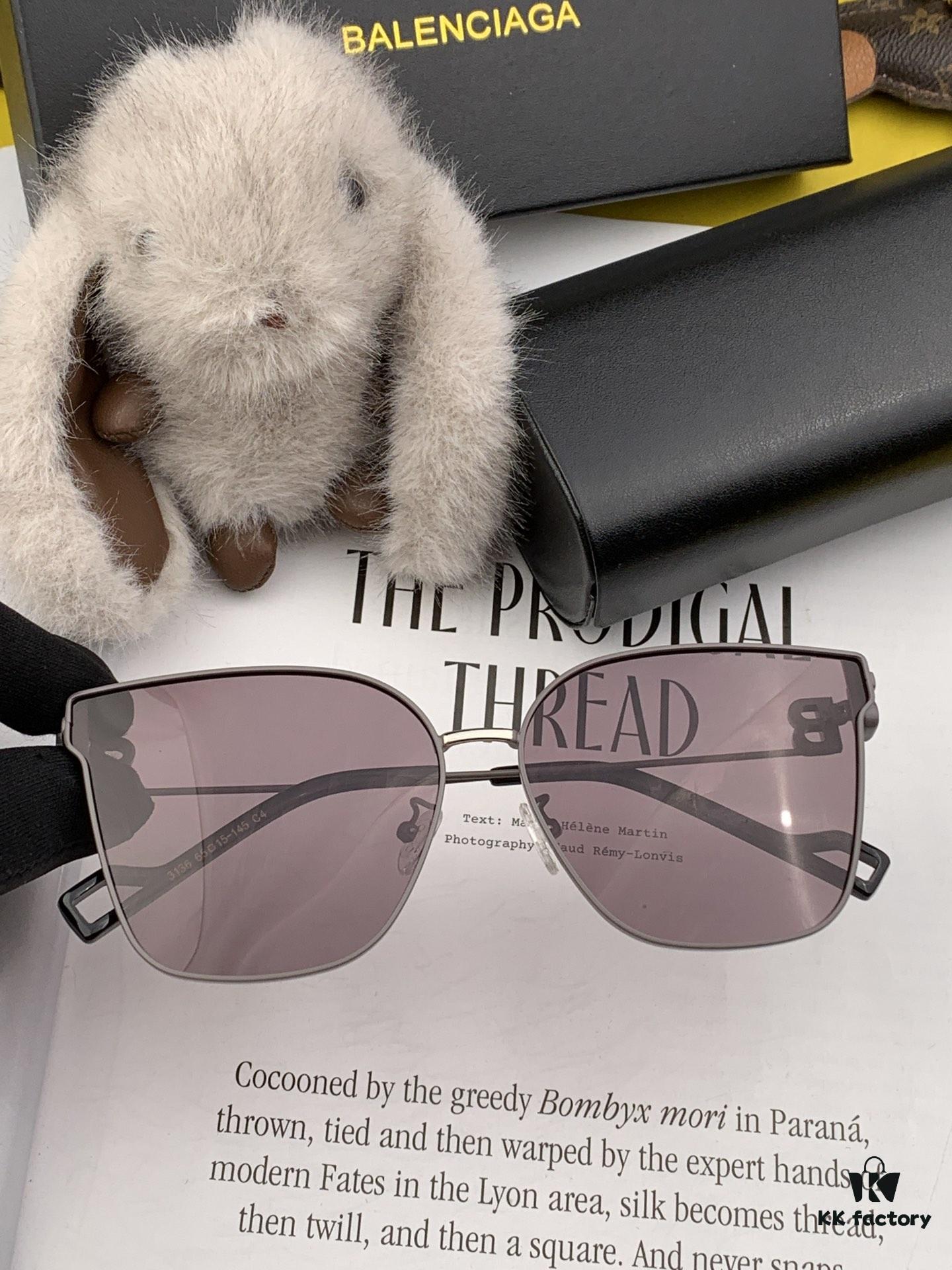 BALENCIAGA Spring Summer New Arrival Sunglasses with Metal Double B Logo on Temples, Stylish and Versatile Design