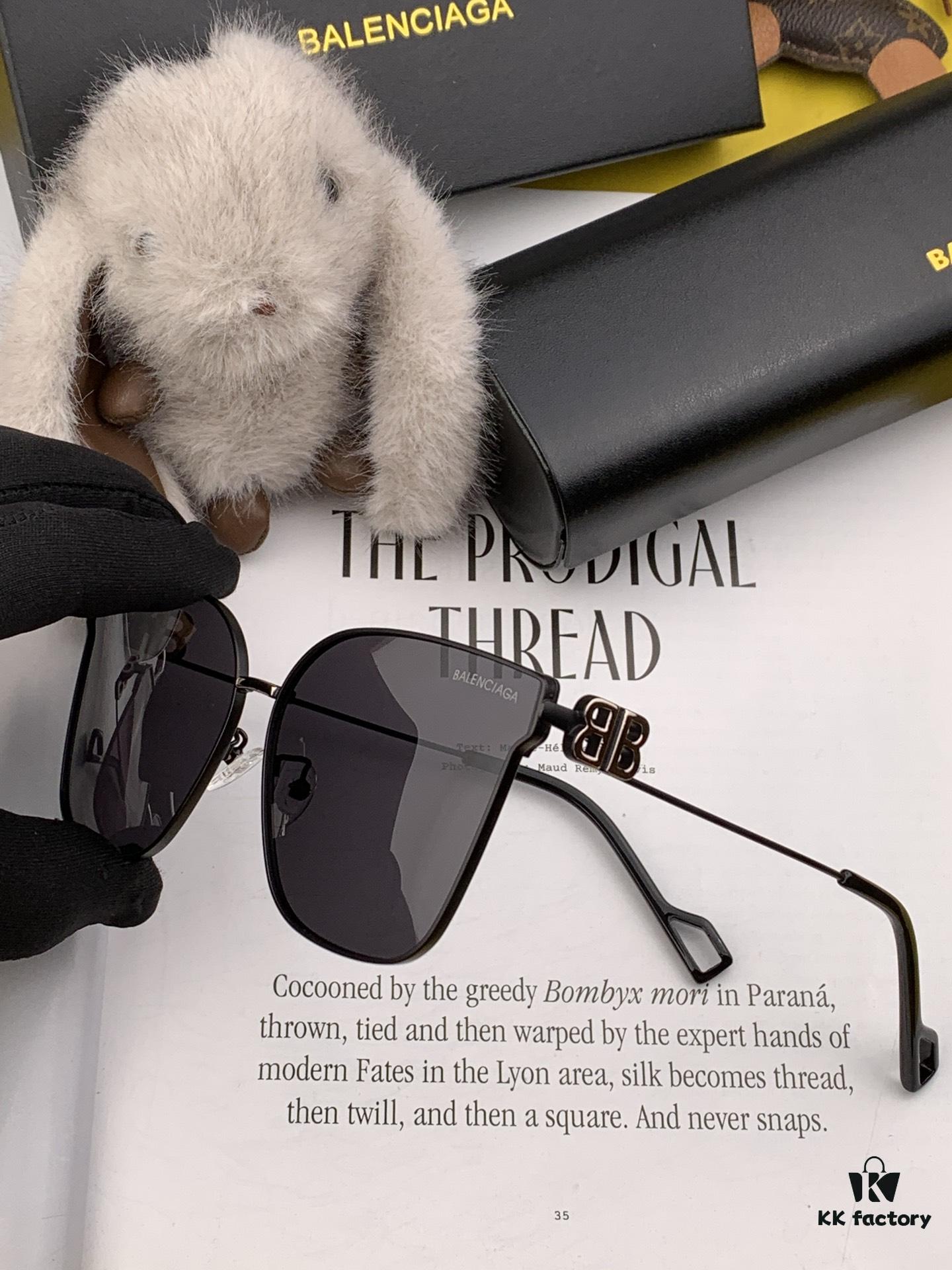 BALENCIAGA Spring Summer New Arrival Sunglasses with Metal Double B Logo on Temples, Stylish and Versatile Design