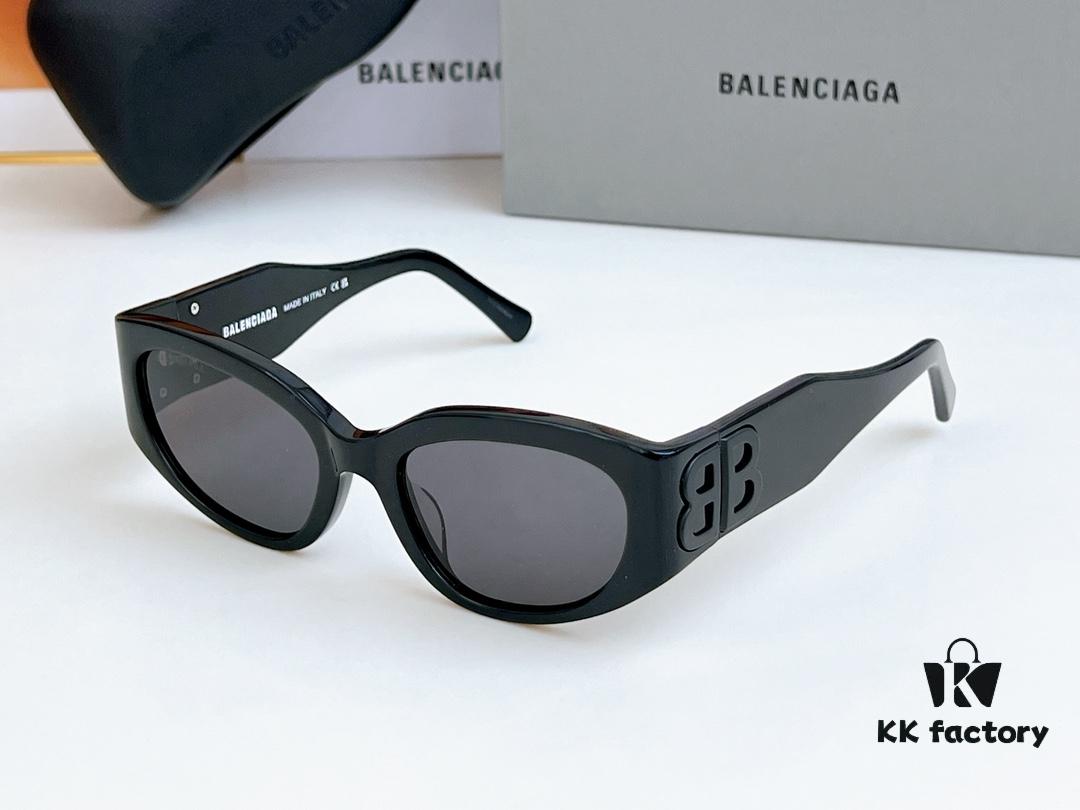 140 BALENCIAGA New Arrival Small Size Sunglasses for Stylish Look