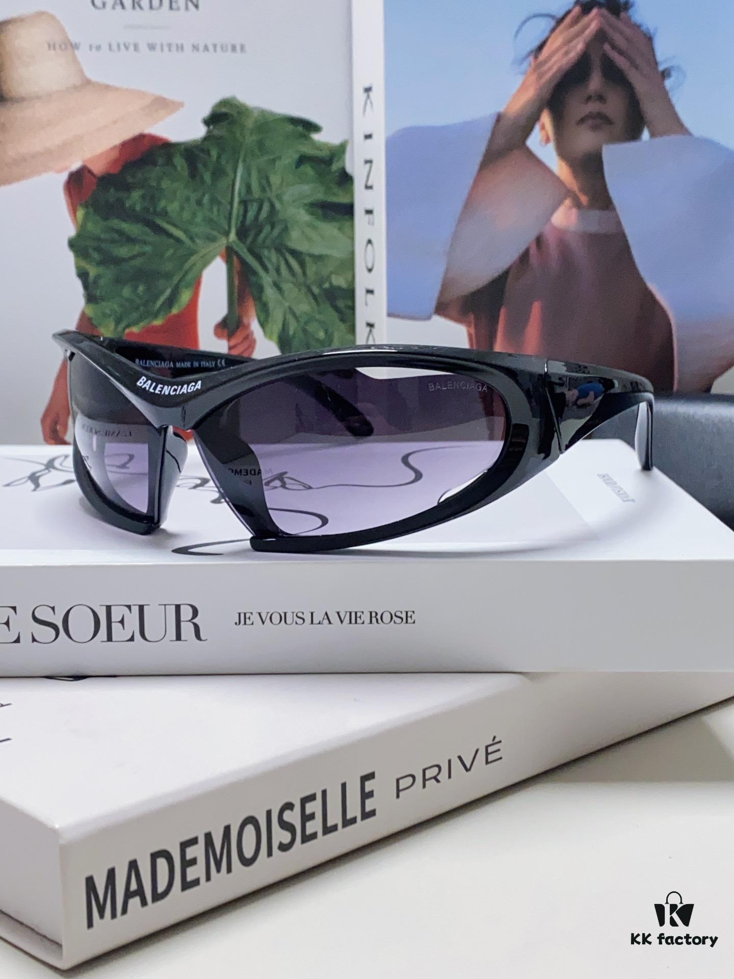 BALENCIAGA Dynamorectangle Fashion Sunglasses 2024 New Arrival Elegant and Avant-Garde Unisex Stylish Retro Comfortable UV Protection Sunglasses BB0318S