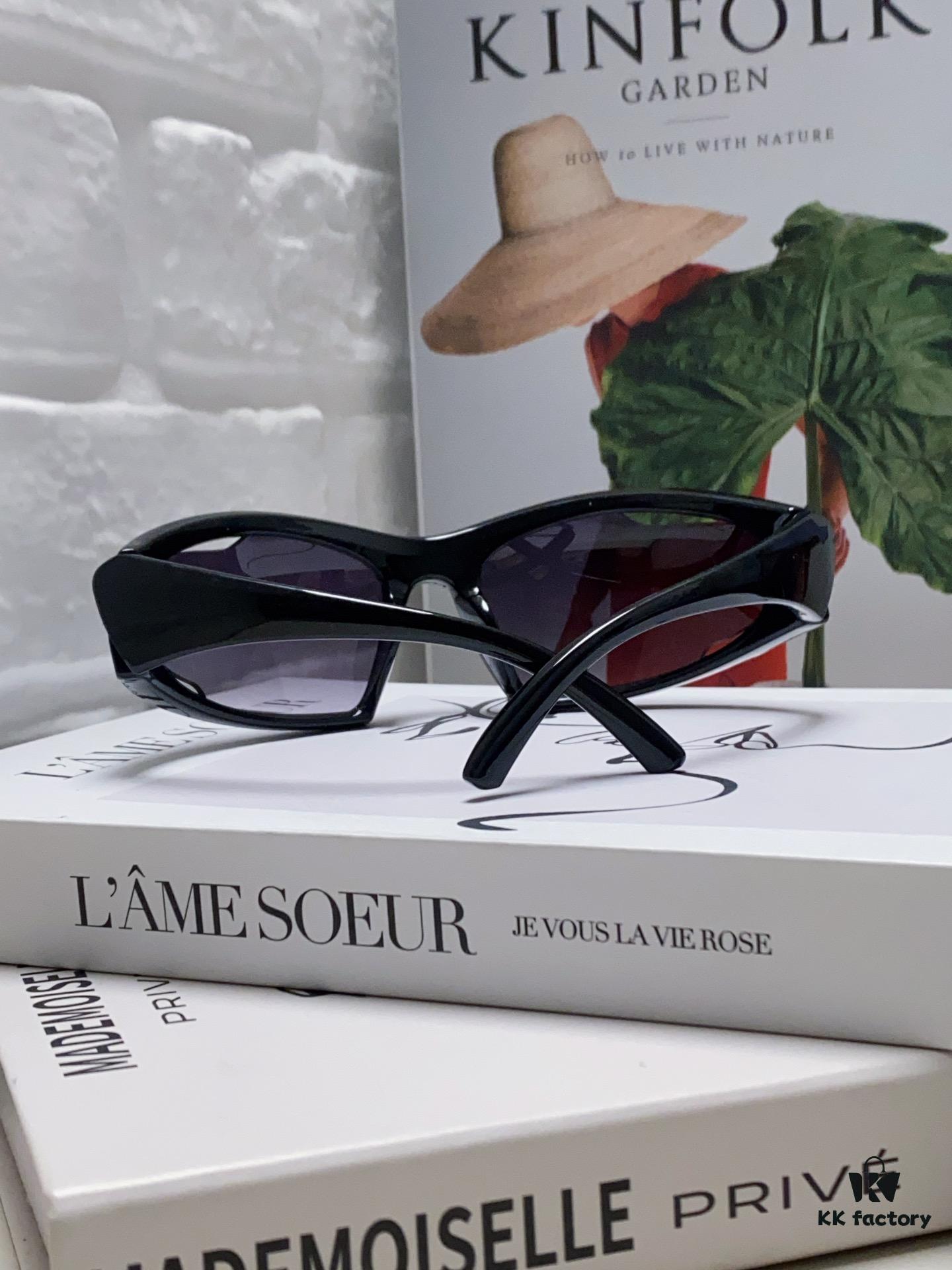 BALENCIAGA Dynamorectangle Fashion Sunglasses 2024 New Arrival Elegant and Avant-Garde Unisex Stylish Retro Comfortable UV Protection Sunglasses BB0318S