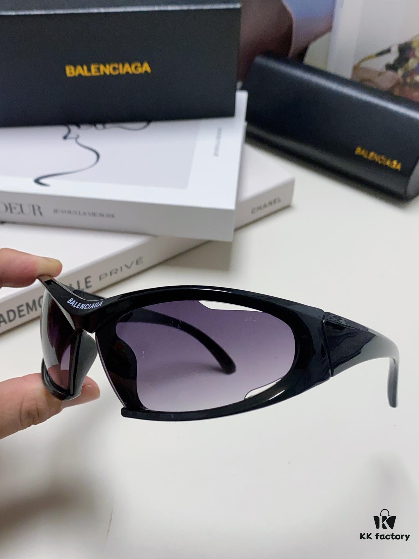 BALENCIAGA Dynamorectangle Fashion Sunglasses 2024 New Arrival Elegant and Avant-Garde Unisex Stylish Retro Comfortable UV Protection Sunglasses BB0318S