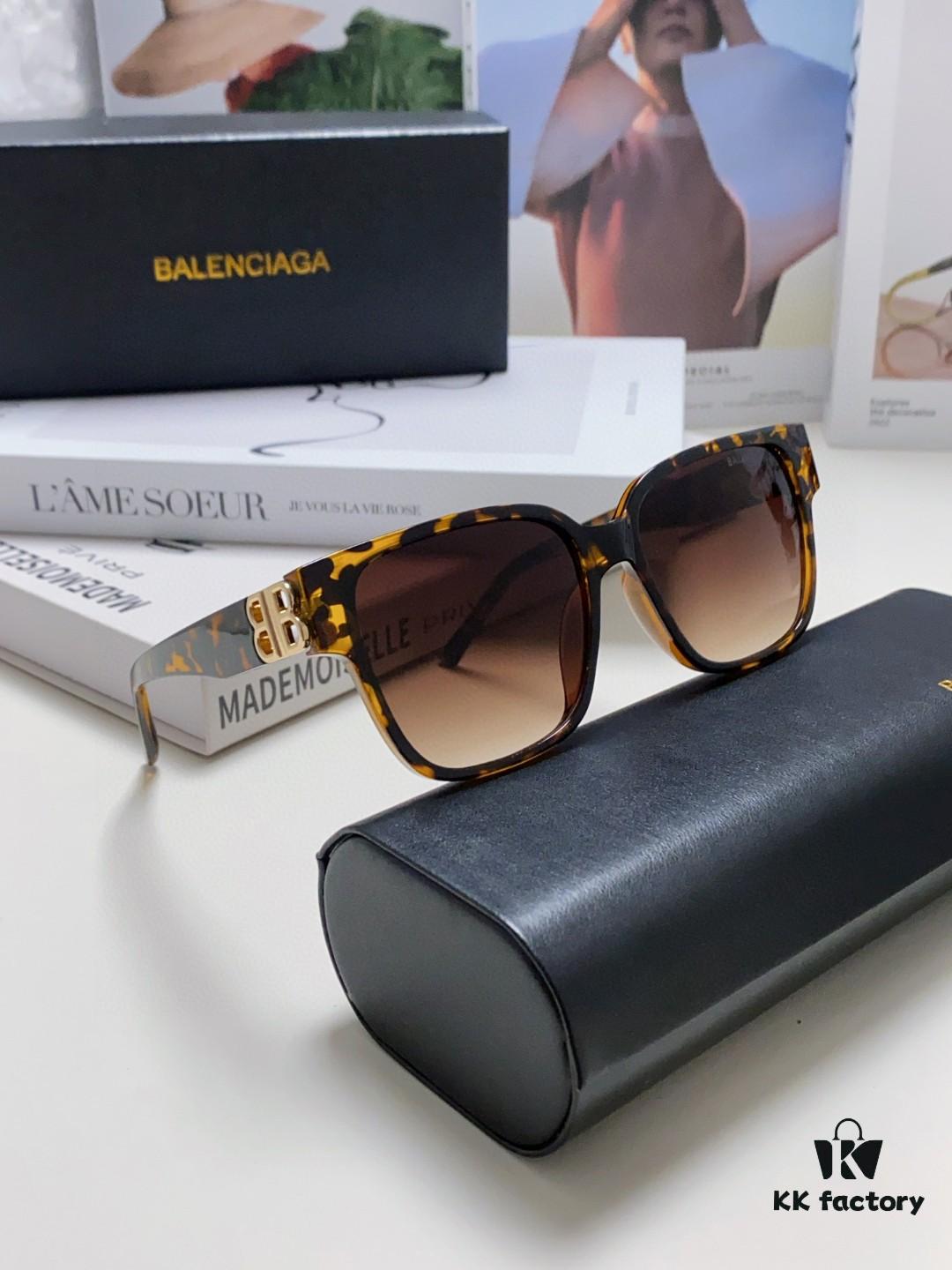 BALENCIAGA Square Retro Sunglasses with Gold BB Logo and Folding Hinge