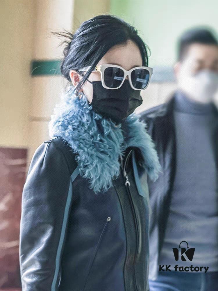 Balenciaga BALENCIAGA Square Retro Sunglasses Trendy Vintage-Style Shades with Gold BB Logo and Folding Hinge