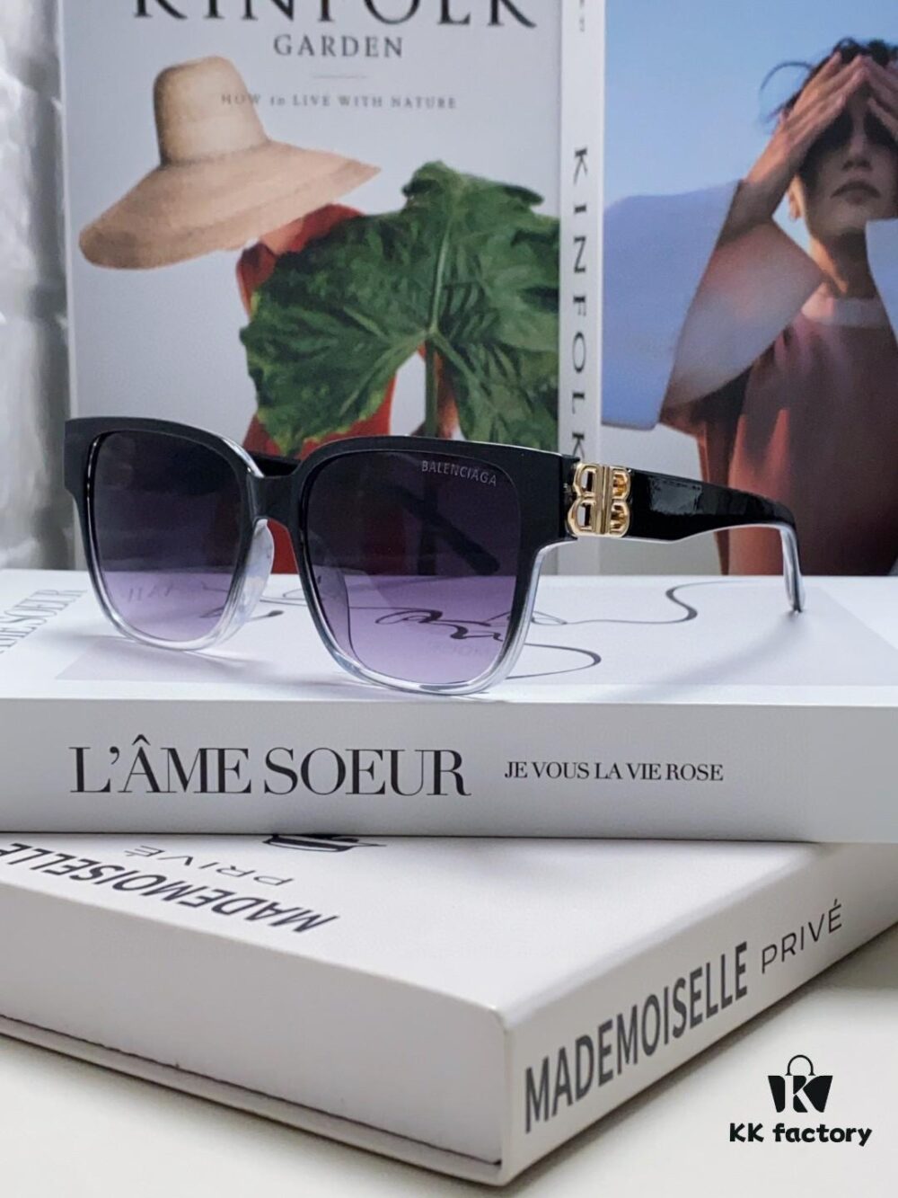 BALENCIAGA Square Retro Sunglasses with Gold BB Logo and Folding Hinge