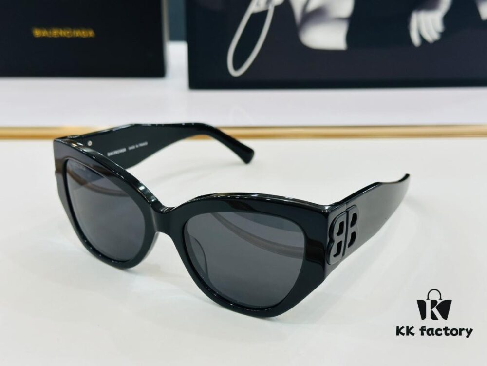 BALENCIAGA Balenciaga BB0322SK Size: 55□19-135, Unique and Stylish Design That Wins You Over at First Sight, Extremely Versatile, Fashionable and High-Quality Sunglasses