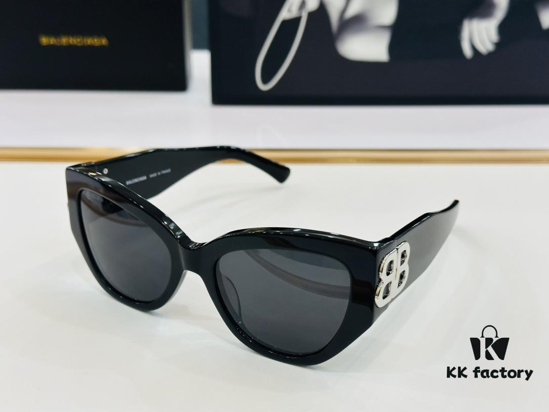 BALENCIAGA Balenciaga BB0322SK Size: 55□19-135, Unique and Stylish Design That Wins You Over at First Sight, Extremely Versatile, Fashionable and High-Quality Sunglasses