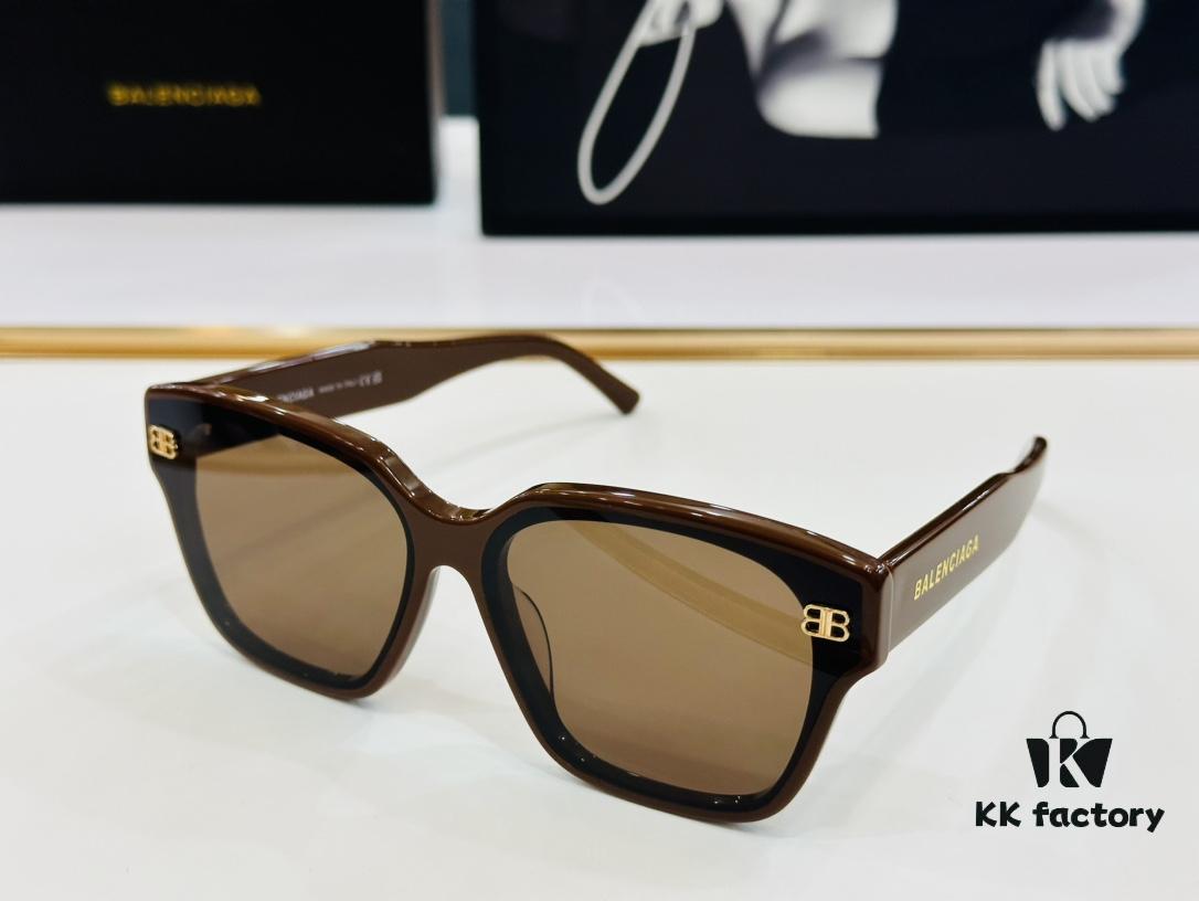 BALENCIAGA Balenciaga Latest Unique Design That Captivates at First Sight BB0389S Size: 65□13-145