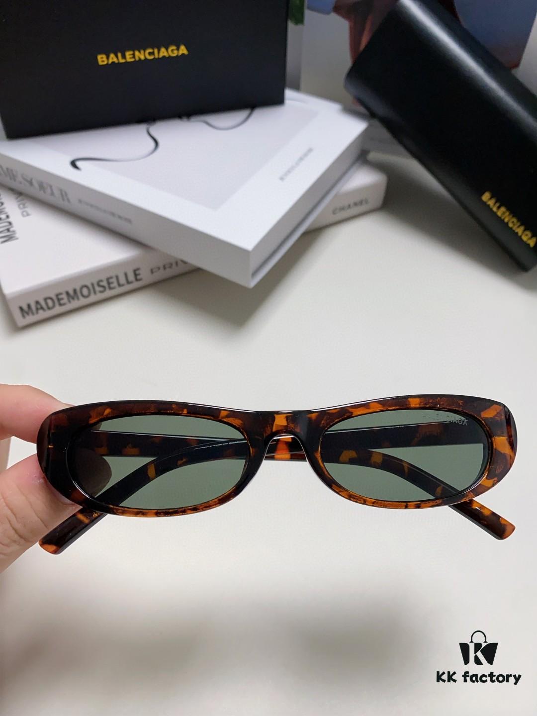 Balenciaga Retro Small Oval Sunglasses for Men and Women, Minimalist Fashion Narrow Frame Sunglasses, Stylish and Face-Framing UV Protection Eyewear