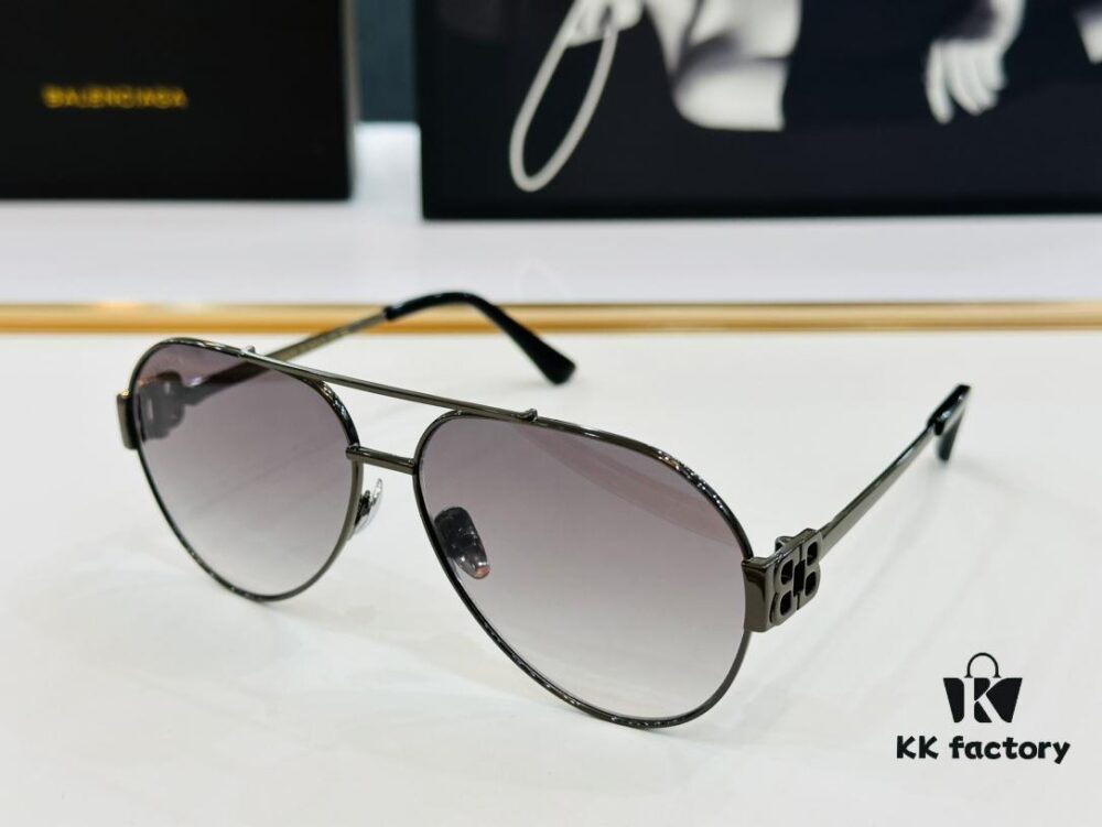 BALENCIAGA Balenciaga Latest Unique Design That Wins You at First Sight BB04002 Size: 61□13-143 XL Premium Quality Sunglasses