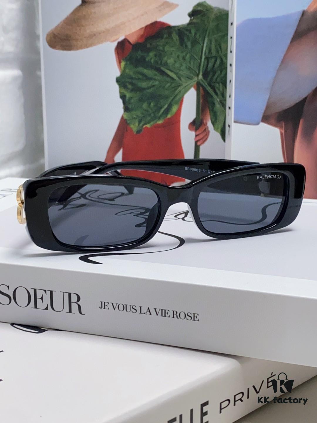 Balenciaga Paris Fashion Sunglasses - The Same Pair Worn by Female Celebrities and Influencers