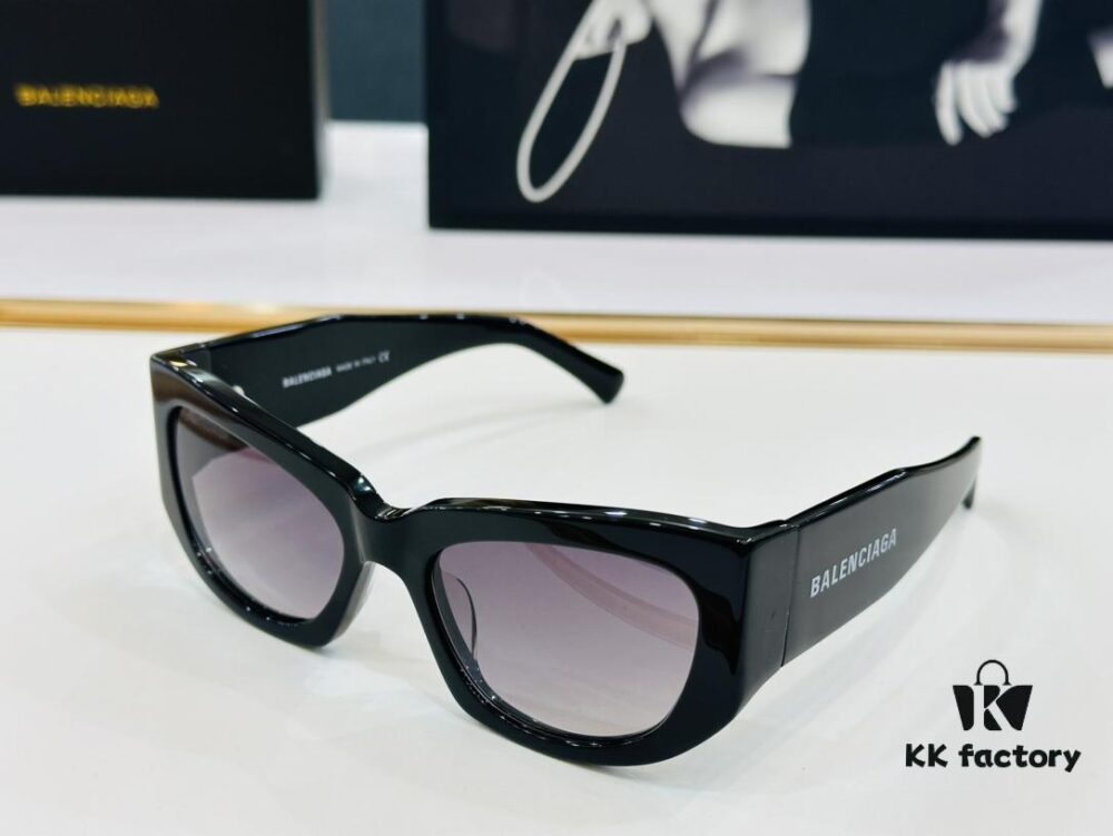 BALENCIAGA Balenciaga BB0327S Size: 54□19-135 Unique and Stylish Design Instantly Loveable, Extremely Versatile, Perfect for Fashionable Everyday Wear, Premium Quality Sunglasses