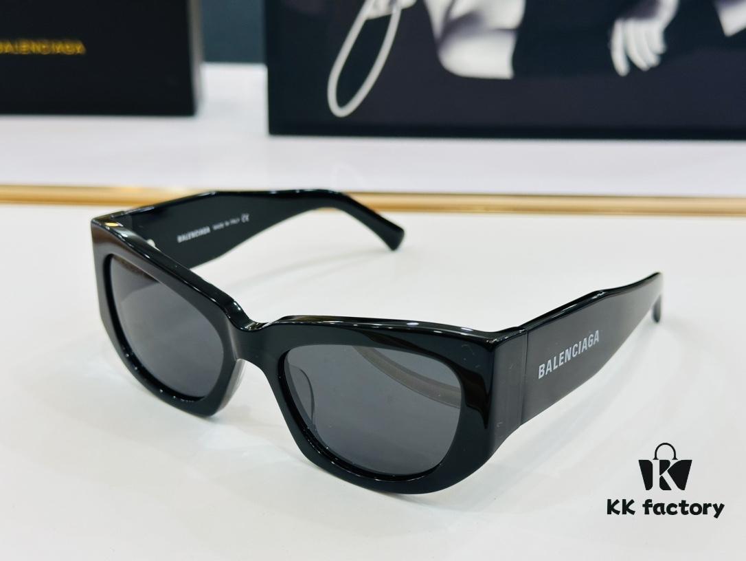 BALENCIAGA Balenciaga BB0327S Size: 54□19-135 Unique and Stylish Design Instantly Loveable, Extremely Versatile, Perfect for Fashionable Everyday Wear, Premium Quality Sunglasses