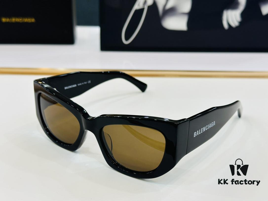 BALENCIAGA Balenciaga BB0327S Size: 54□19-135 Unique and Stylish Design Instantly Loveable, Extremely Versatile, Perfect for Fashionable Everyday Wear, Premium Quality Sunglasses