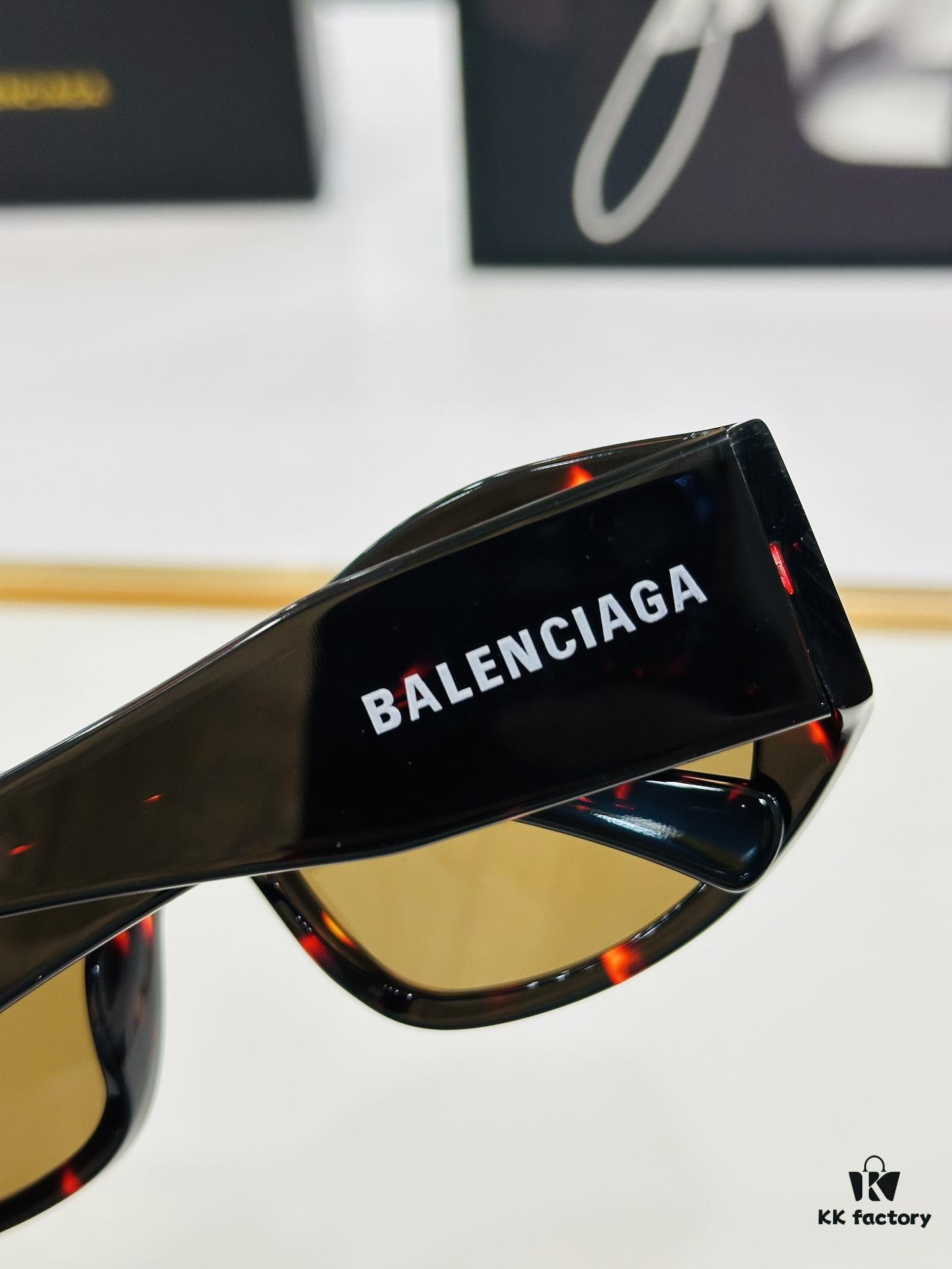 BALENCIAGA Balenciaga BB0329S Size: 56□18-135 Unique and Eye-Catching Design, Extremely Versatile Style, FD Universal Fashion, Premium Quality Sunglasses