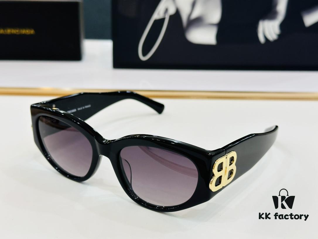 BALENCIAGA Balenciaga BB0324SK Size 55□19-135 Unique and Stylish Design Instantly Appealing Perfect for Versatile Fashion Looks High-Quality Sunglasses