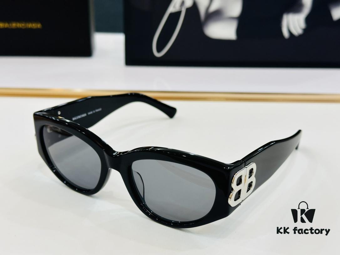 BALENCIAGA Balenciaga BB0324SK Size 55□19-135 Unique and Stylish Design Instantly Appealing Perfect for Versatile Fashion Looks High-Quality Sunglasses
