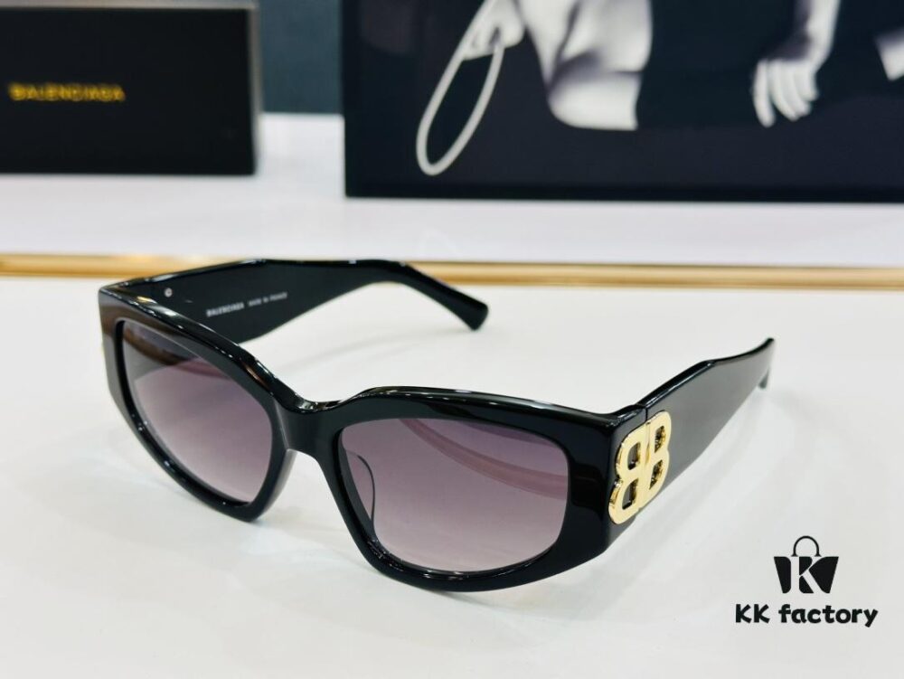 BALENCIAGA BB0321S Size: 57□17-135 Unique and Stylish Design Instantly Eye-Catching, Highly Versatile Unisex Sunglasses