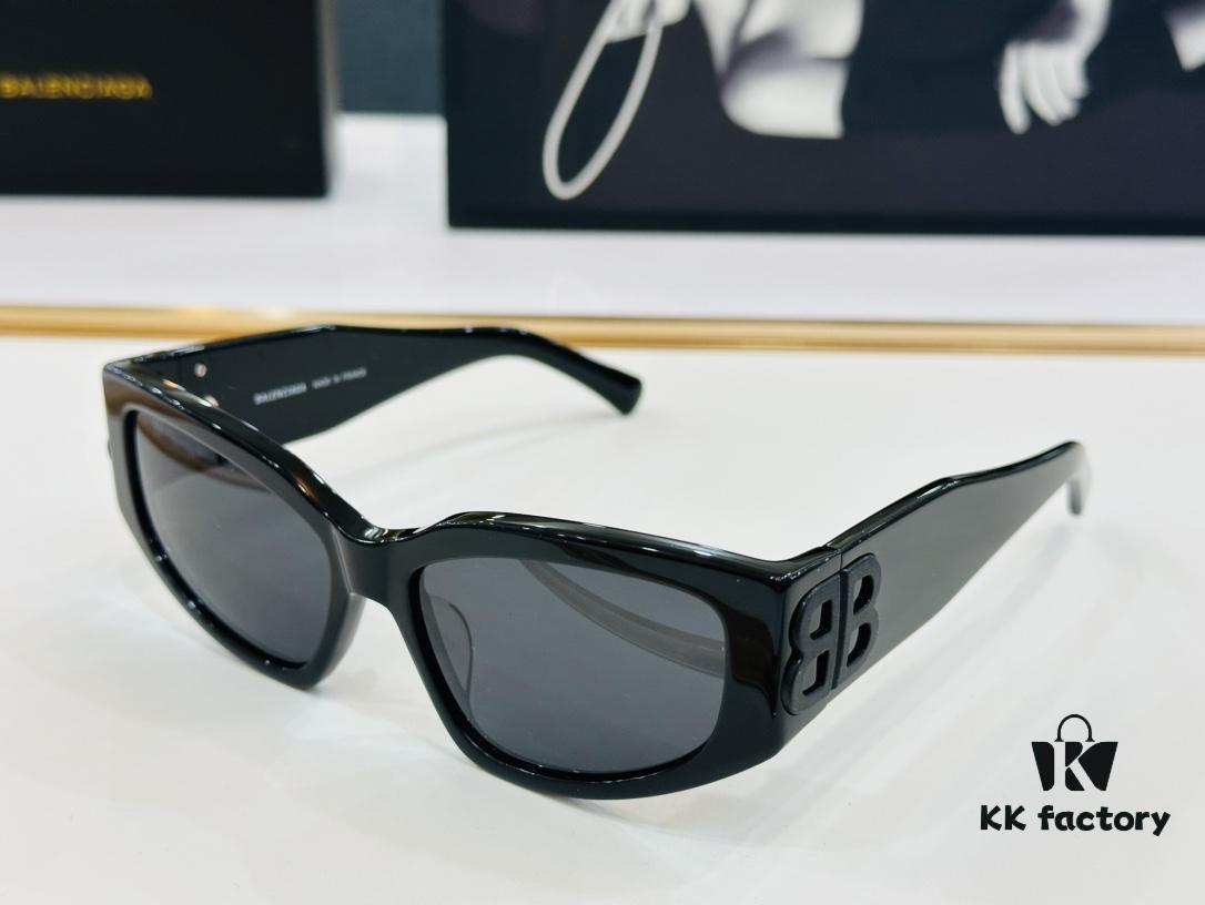 BALENCIAGA BB0321S Size: 57□17-135 Unique and Stylish Design Instantly Eye-Catching, Highly Versatile Unisex Sunglasses