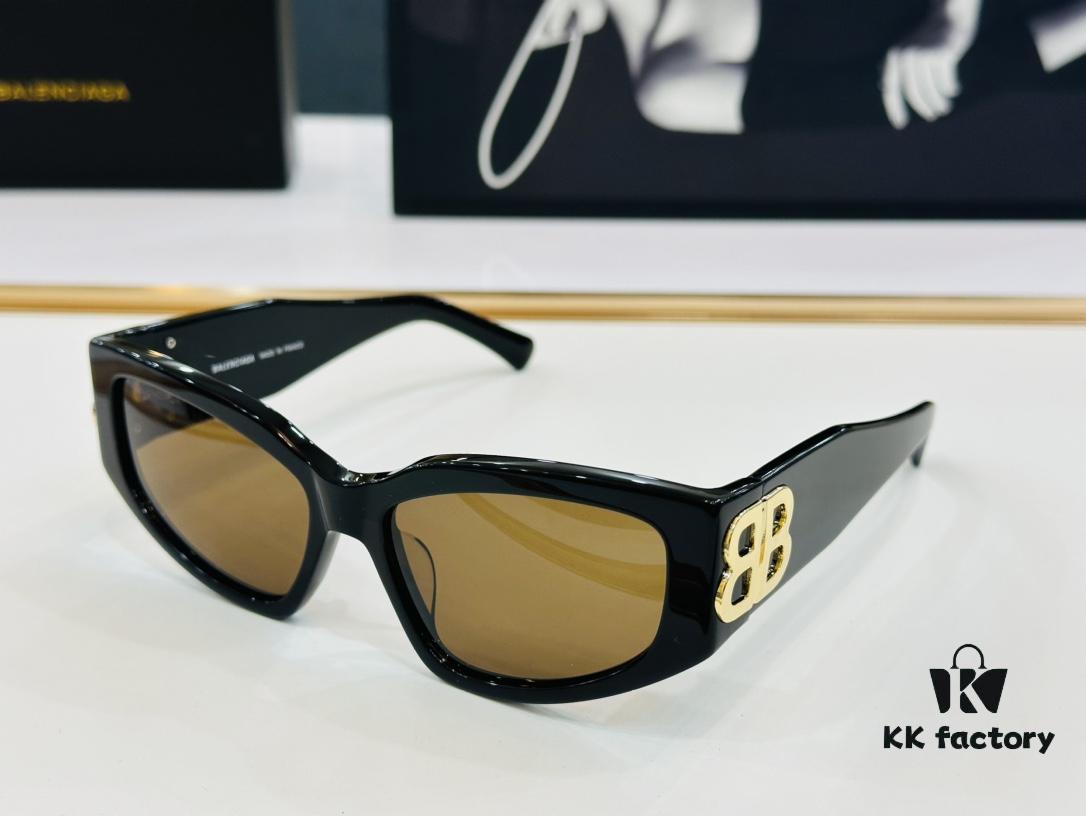 BALENCIAGA BB0321S Size: 57□17-135 Unique and Stylish Design Instantly Eye-Catching, Highly Versatile Unisex Sunglasses