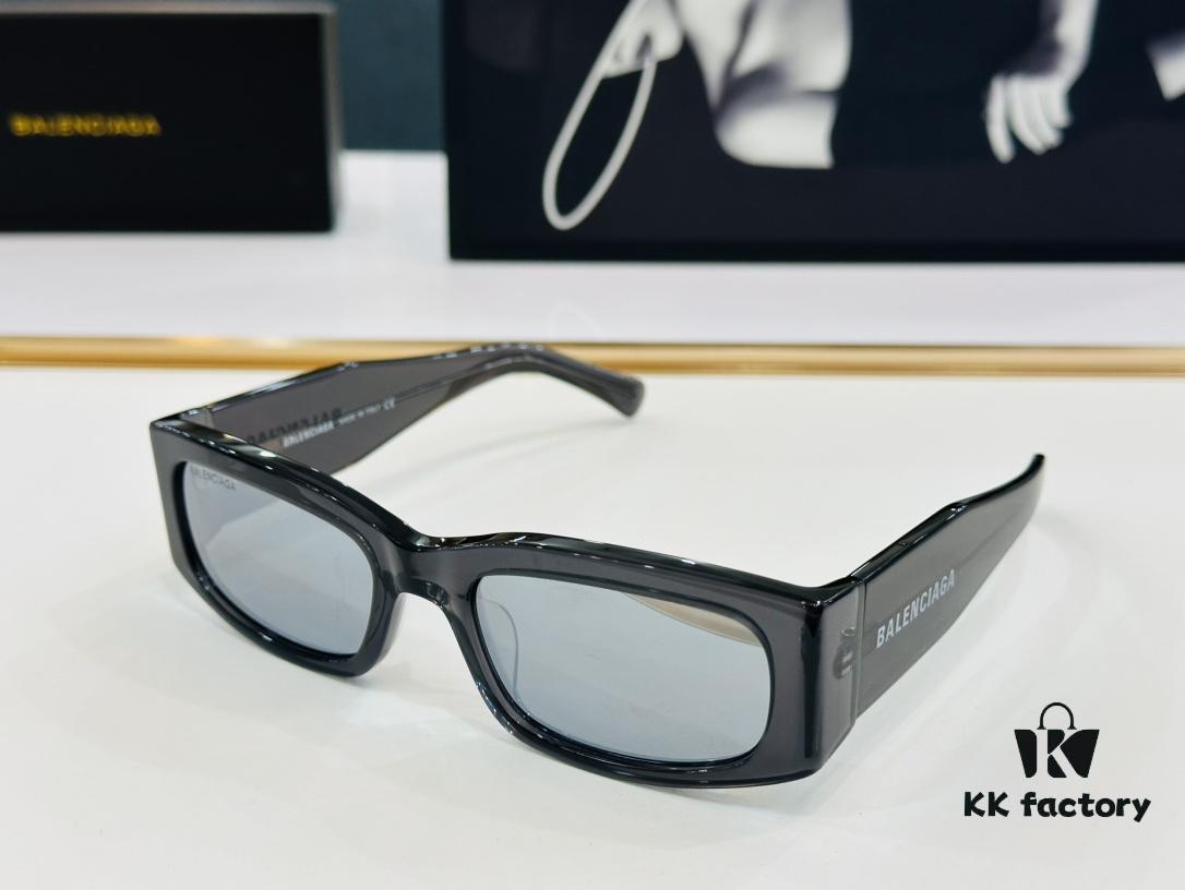 BALENCIAGA BB0328S Size: 56 □ 20-135 A uniquely designed frame that wins hearts at first sight, exceptionally versatile and stylish, premium quality sunglasses