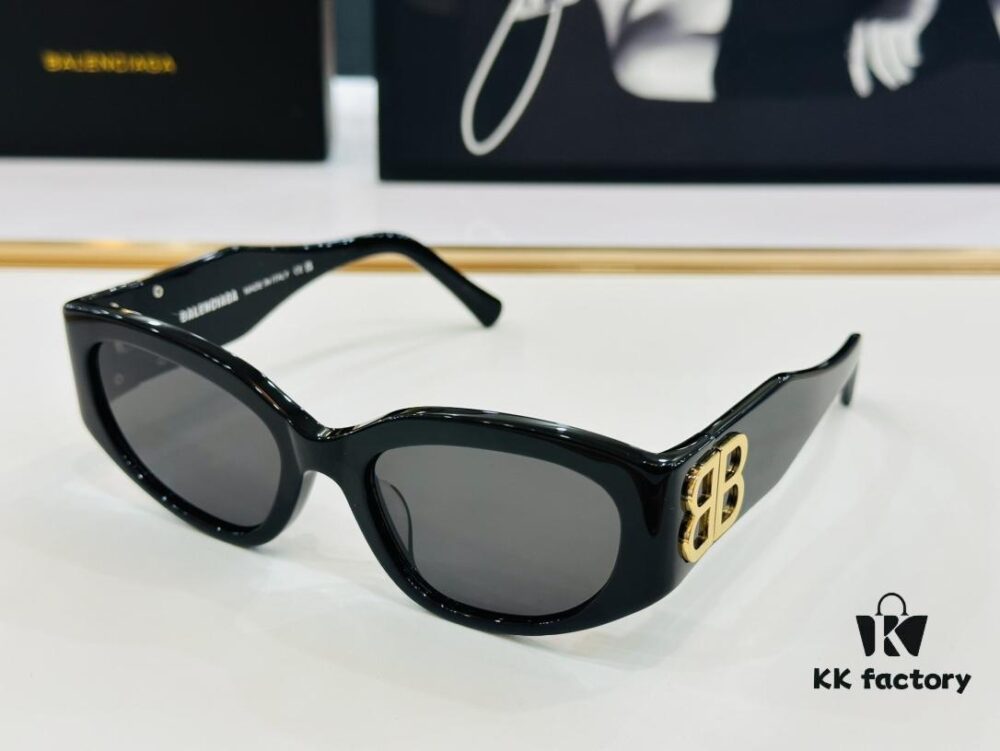 BALENCIAGA BB0324S Sunglasses, Size 55-20-130, Unique and Stylish Design, Highly Versatile Fashion Eyewear