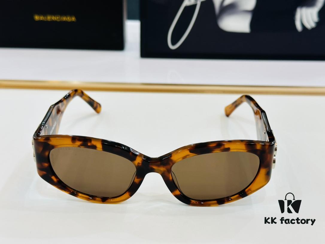 BALENCIAGA BB0324S Sunglasses, Size 55-20-130, Unique and Stylish Design, Highly Versatile Fashion Eyewear