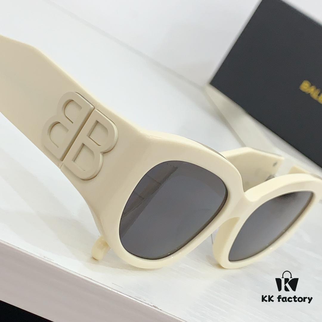 BALENCIAGA New Arrival Small Size Sunglasses for Stylish Look
