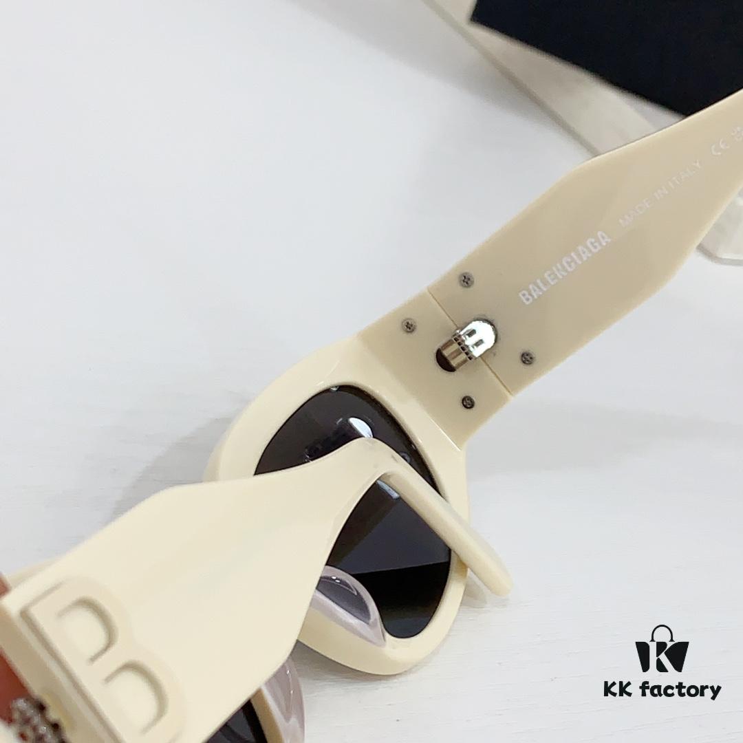 BALENCIAGA New Arrival Small Size Sunglasses for Stylish Look