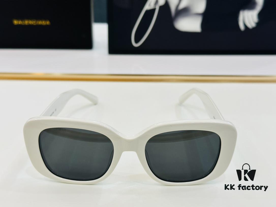 BALENCIAGA Balenciaga Latest Unique Design That Wins You Over at First Sight BB0295SK Size: 54□20-145