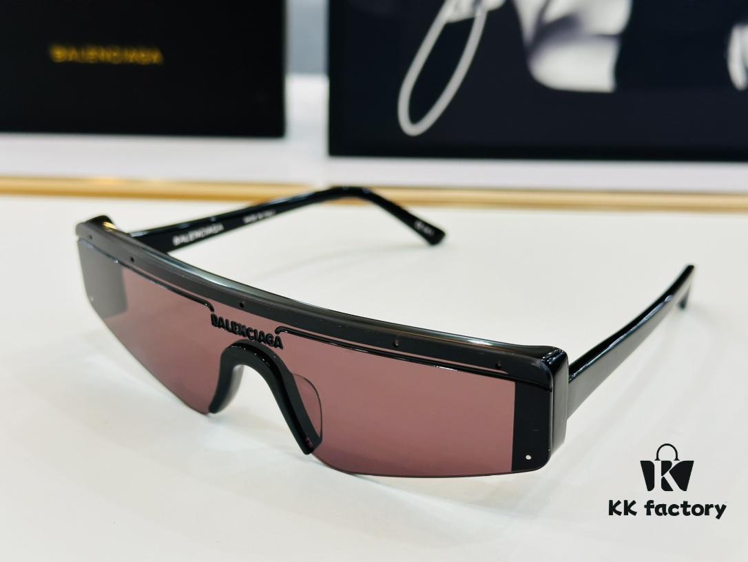 BALENCIAGA BB003S Size: 99□01-140 Unique and Stylish Design Instantly Eye-Catching Versatile Fashion High-Quality Sunglasses