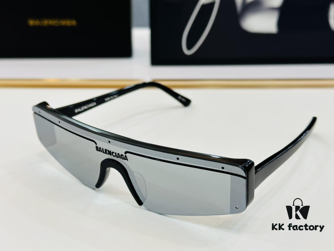 BALENCIAGA BB003S Size: 99□01-140 Unique and Stylish Design Instantly Eye-Catching Versatile Fashion High-Quality Sunglasses