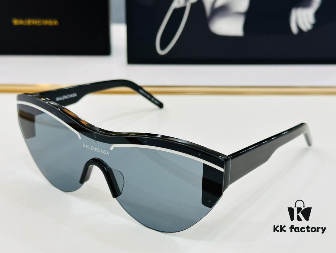 BALENCIAGA BB004S Sunglasses, Size 99□01-145, Unique and Stylish Design, Highly Versatile and Premium Quality