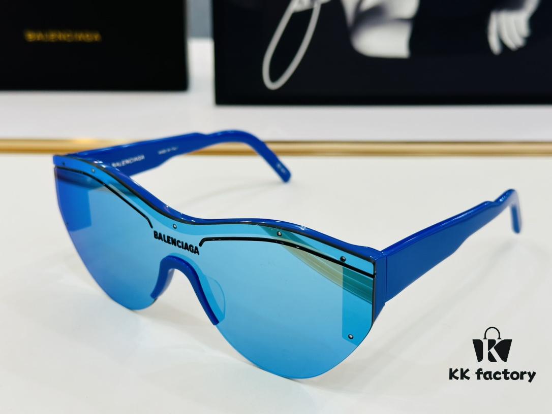 BALENCIAGA BB004S Sunglasses, Size 99□01-145, Unique and Stylish Design, Highly Versatile and Premium Quality