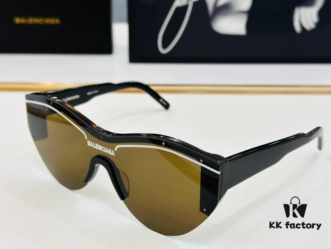 BALENCIAGA BB004S Sunglasses, Size 99□01-145, Unique and Stylish Design, Highly Versatile and Premium Quality