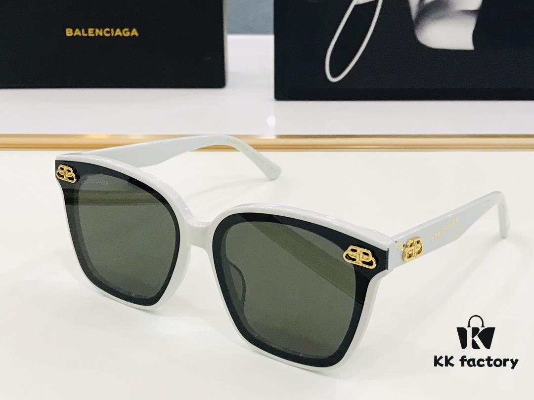 BALENCIAGA Balenciaga BB5128 Size: 67×15-145 Unique Design Instantly Appealing Extremely Versatile Style Timeless Fashion Premium Quality Sunglasses