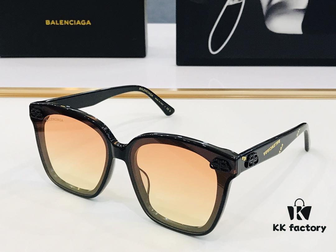 BALENCIAGA Balenciaga BB5128 Size: 67×15-145 Unique Design Instantly Appealing Extremely Versatile Style Timeless Fashion Premium Quality Sunglasses