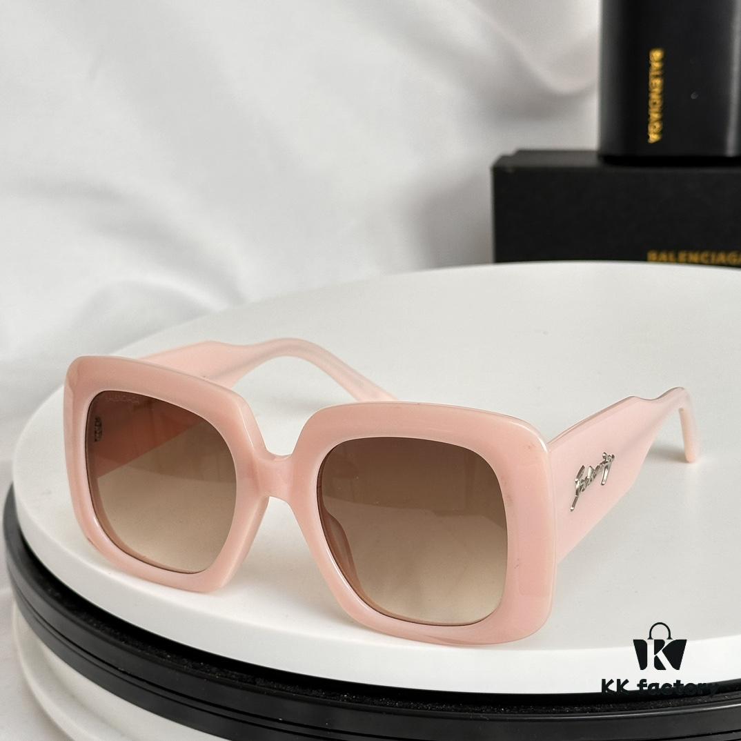 2022 Spring New Arrival – BALENCIAGA BB0119 Balenciaga Square Sunglasses with Full-Logo Temple Design