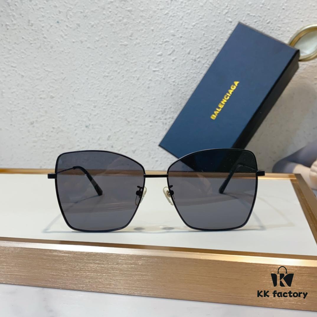 BALENCIAGA Paris Fashion Sunglasses with Embossed Logo Temple Design Model: BB0196SA Size: 60-16-145