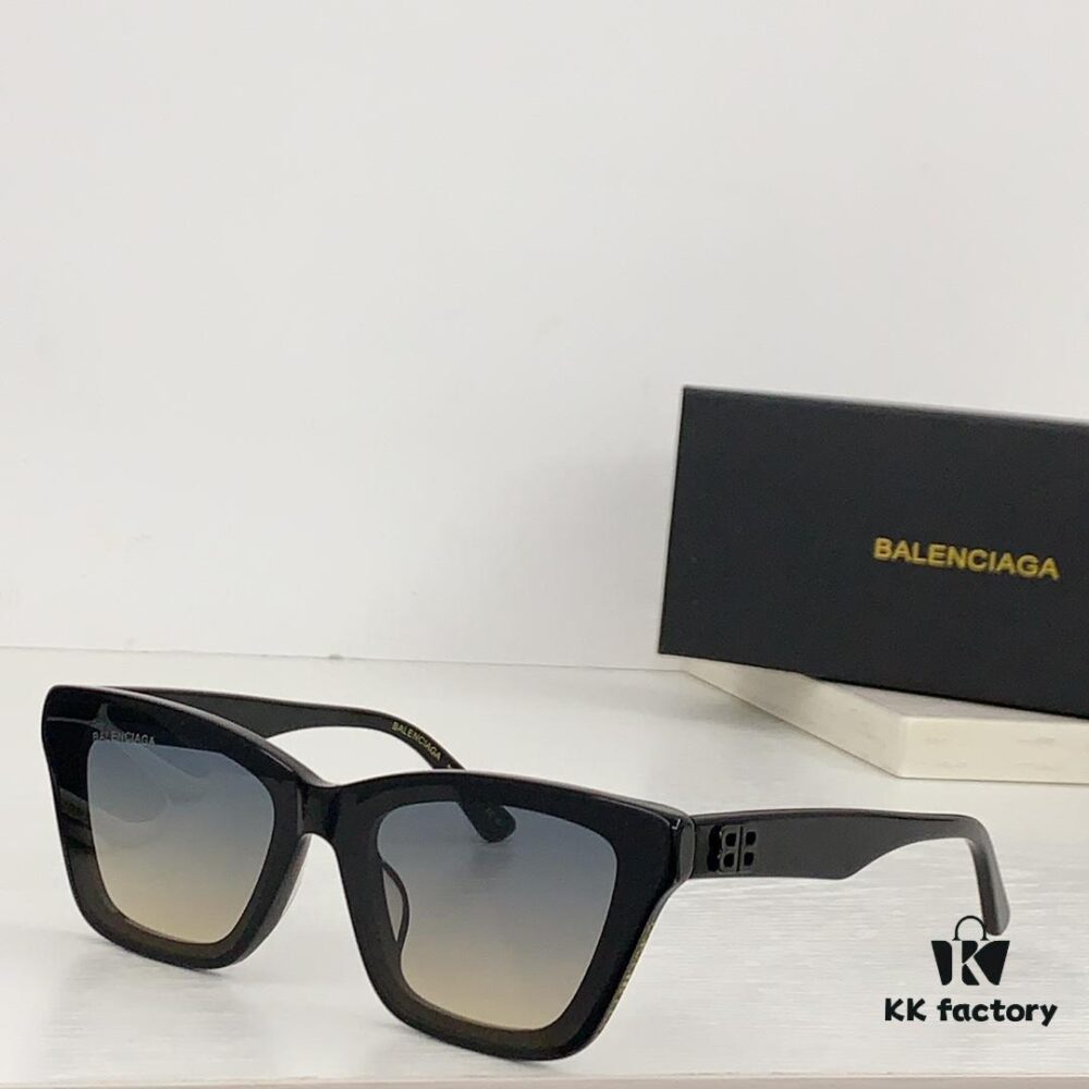 Balenciaga BB5129 Sunglasses, Size 63-16-145