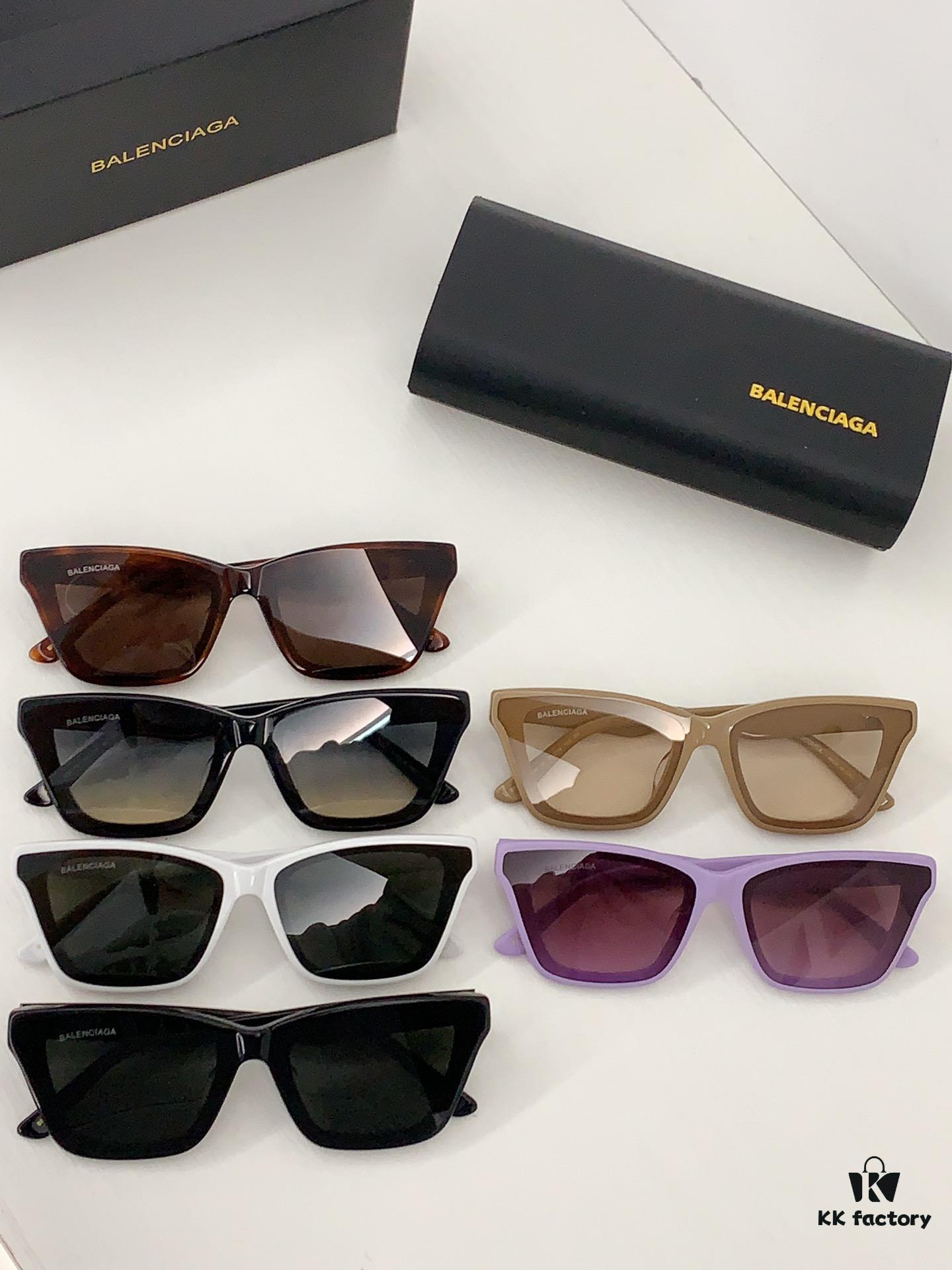 Balenciaga BB5129 Sunglasses, Size 63-16-145
