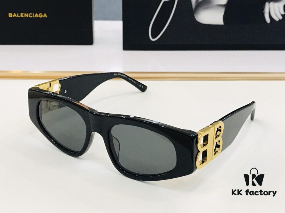 140 BALENCIAGA Balenciaga Latest Unique Design That Captivates at First Sight BB5109 Size: 53□19-130